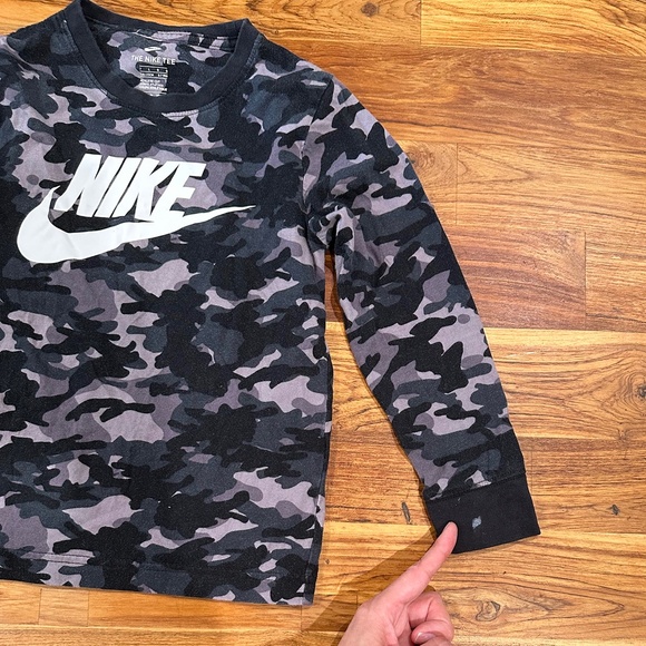 Kids Nike Camo Long Sleeve Size 7 - Picture 5 of 5